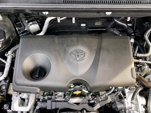 Used 2025 Toyota RAV4 XLE image 33