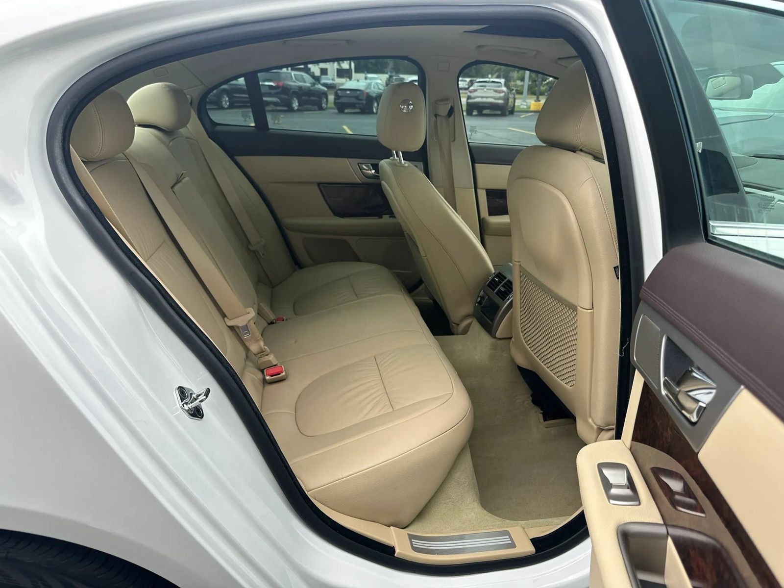 Used 2011 Jaguar XF RWD image 15