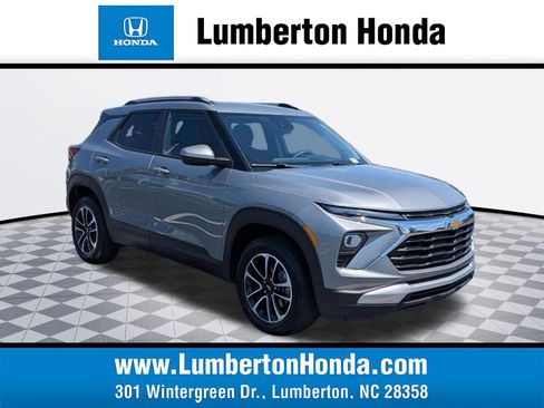Used 2024 Chevrolet TrailBlazer LT AWD/4WD image 1