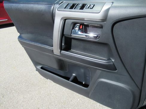 Used 2016 Toyota 4Runner SR5 image 24