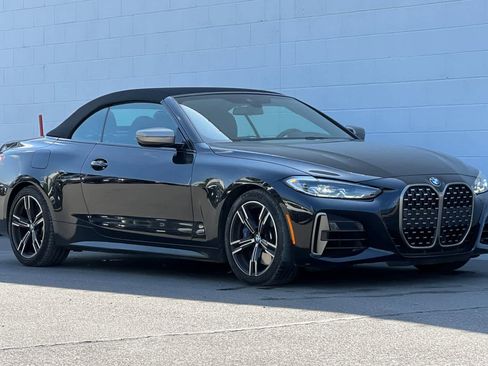 Used 2023 BMW M440i Convertible image 9