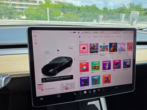 Used 2023 Tesla Model 3 Standard Range RWD image 35