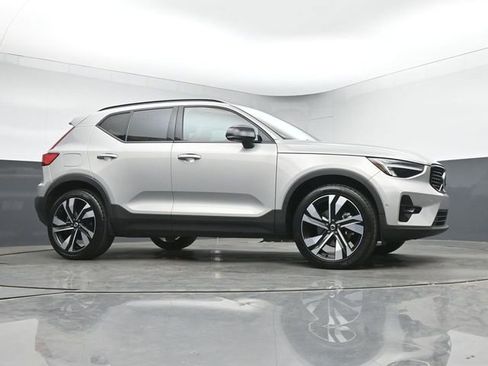 Used 2023 Volvo XC40 B5 Plus w/ Protection Package Premier AWD/4WD image 33