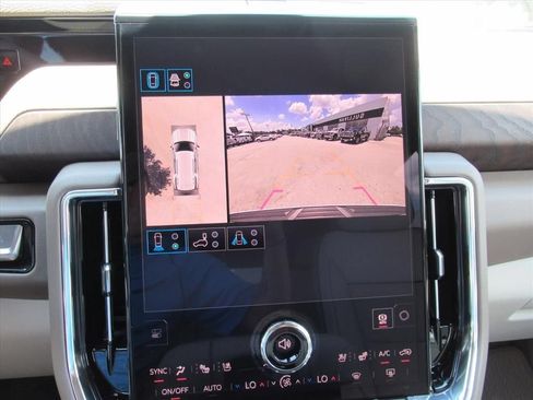 Used 2026 GMC Yukon Denali w/ Sun & Power Step Package AWD/4WD image 29
