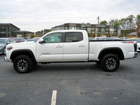 Used 2017 Toyota Tacoma TRD Off-Road image 10