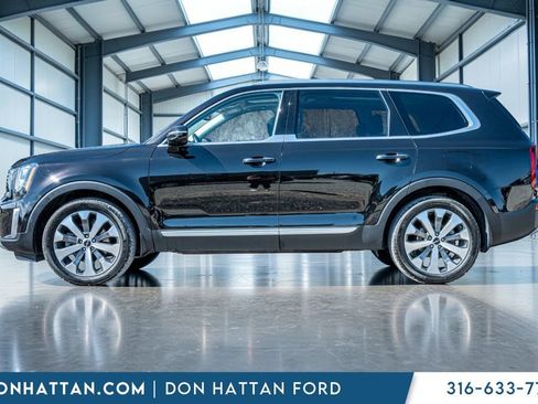 Used 2022 Kia Telluride SX image 2