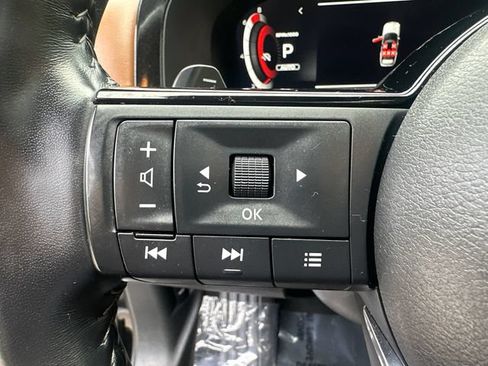 Used 2023 Nissan Pathfinder Platinum AWD/4WD image 33