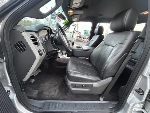Used 2015 Ford F350 Lariat w/ Lariat Interior Package image 19