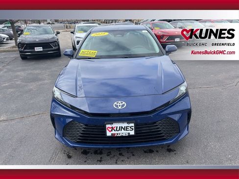 Used 2025 Toyota Camry LE image 13
