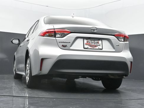 Used 2025 Toyota Corolla LE FWD image 38