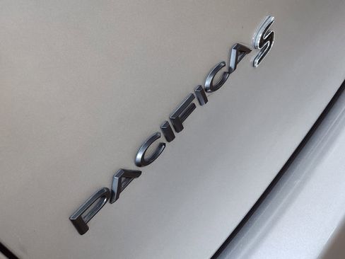 Used 2021 Chrysler Pacifica Touring-L w/ S Appearance Package image 25