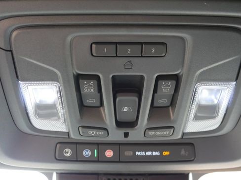 Used 2026 Chevrolet Silverado 1500 High Country w/ High Country Premium Package AWD/4WD image 33