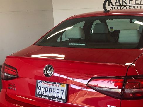 Used 2016 Volkswagen Jetta Sport image 19