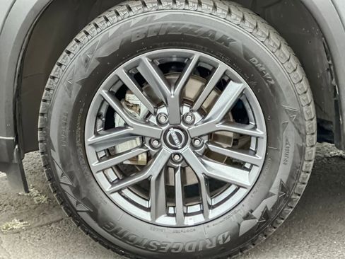 Used 2024 Nissan Rogue S AWD/4WD image 25