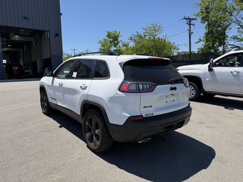 Used 2022 Jeep Cherokee Latitude Lux w/ Sun & Sound Group AWD/4WD image 5