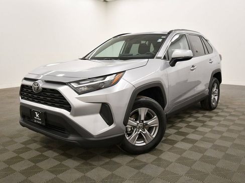 Used 2025 Toyota RAV4 XLE image 2