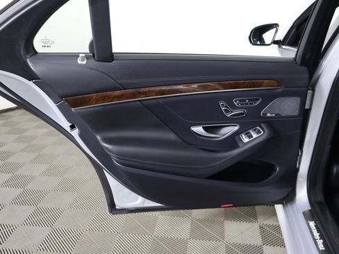 Used 2019 Mercedes-Benz S 560 4MATIC Sedan w/ AMG Line Exterior image 30