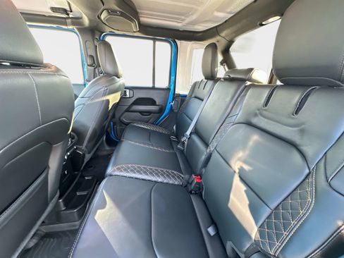 Used 2022 Jeep Wrangler Unlimited Sahara image 14