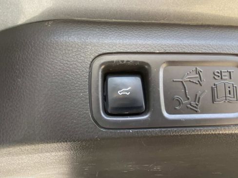 Used 2020 Ford Expedition Max Limited image 9