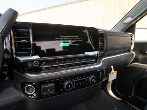 New 2025 Chevrolet Silverado 1500 LT image 18