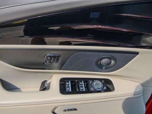 Used 2025 Lincoln Nautilus Reserve AWD/4WD image 14