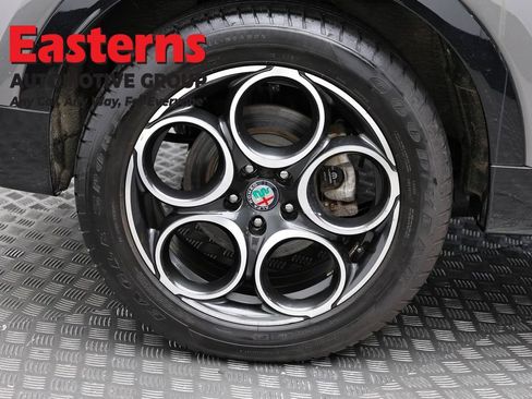 Used 2024 Alfa Romeo Tonale Ti AWD/4WD image 28