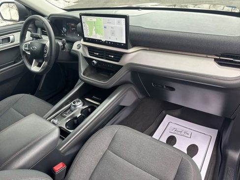 Certified 2025 Ford Explorer Active image 18