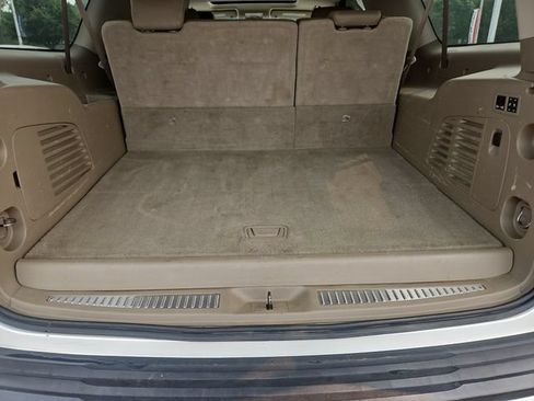 Used 2016 Chevrolet Suburban LT w/ Luxury Package AWD/4WD image 24