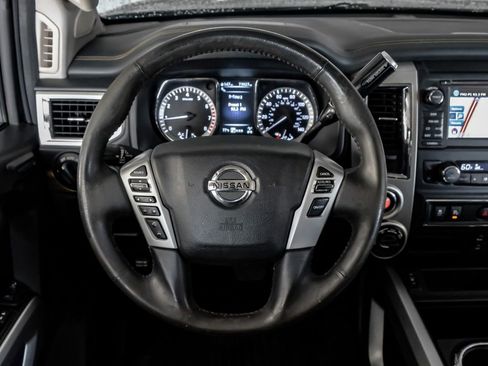 Used 2017 Nissan Titan SL AWD/4WD image 15