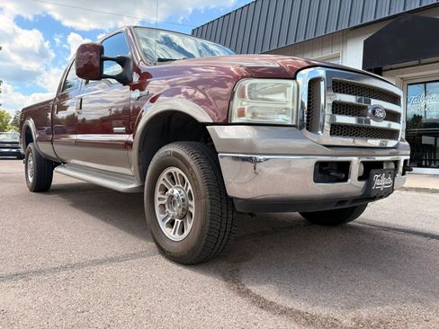Used 2005 Ford F350 Lariat AWD/4WD image 2
