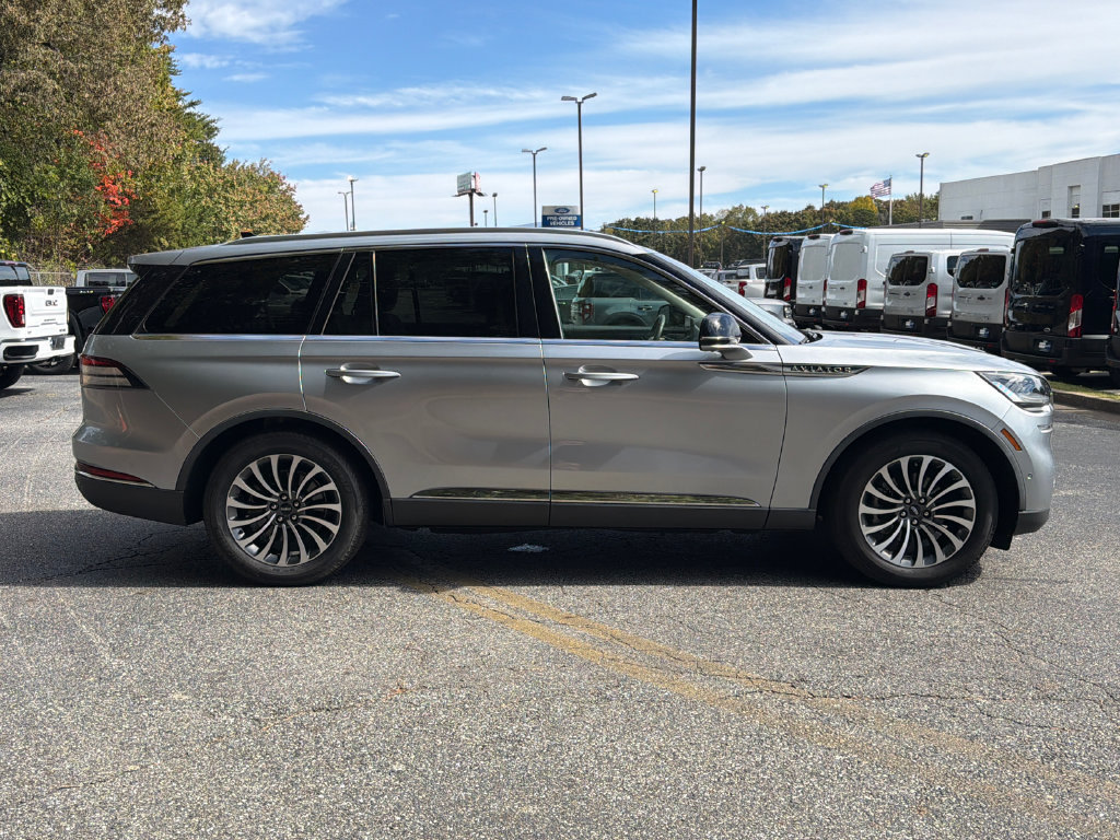Used 2021 Lincoln Aviator Reserve w/ Equipment Group 201A RWD image 2