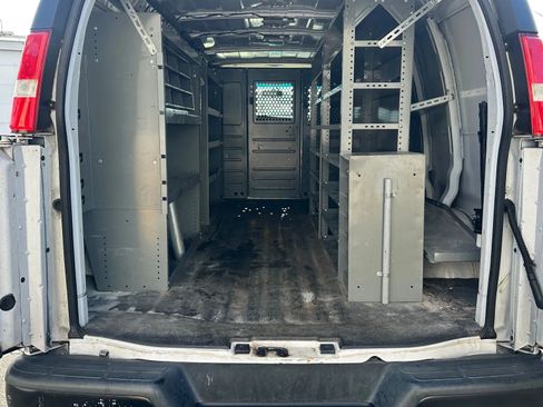 Used 2020 GMC Savana 2500 Extended w/ Driver Convenience Package image 6