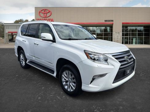 Used 2017 Lexus GX 460 Premium w/ Premium Package AWD/4WD image 3