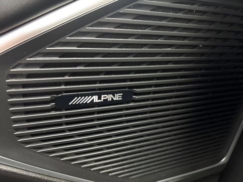 Used 2024 Jeep Wagoneer Series II w/ Premium Group I AWD/4WD image 29