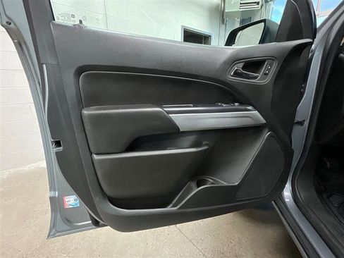 Used 2022 Chevrolet Colorado LT w/ Fleet Safety Package image 10