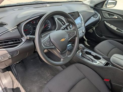 Used 2025 Chevrolet Malibu LT FWD image 9