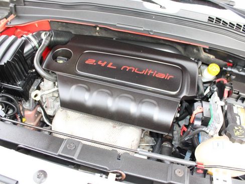 Used 2017 Jeep Renegade Limited AWD/4WD image 25