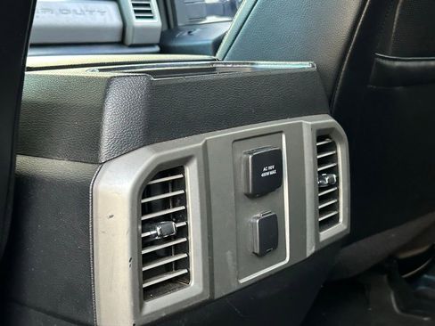 Used 2017 Ford F250 Lariat w/ Lariat Value Package image 44