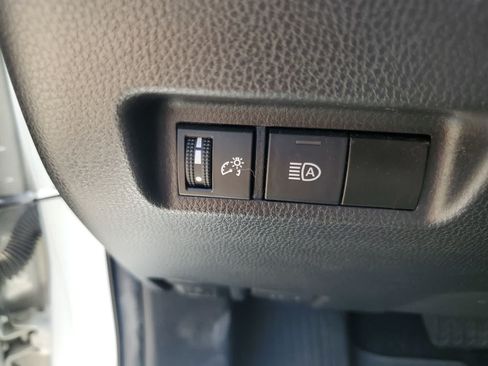 Used 2022 Toyota RAV4 LE FWD image 27