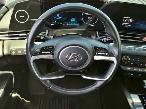 Certified 2023 Hyundai Elantra Limited FWD image 13