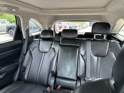 Used 2022 Kia Sorento S w/ Panoramic Sunroof Package AWD/4WD image 6