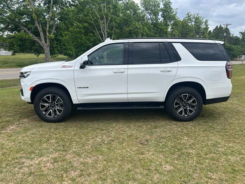 Used 2024 Chevrolet Tahoe Z71 w/ Luxury Package AWD/4WD image 7