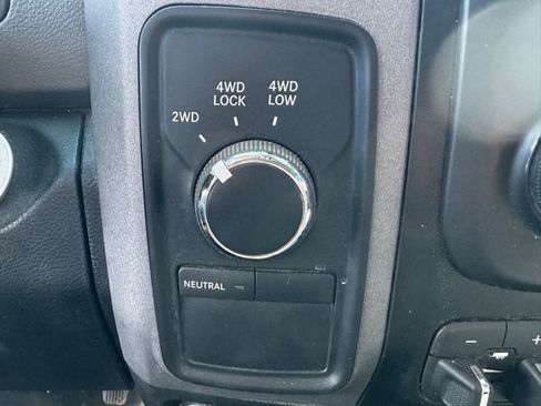 Used 2017 RAM 2500 Tradesman w/ Chrome Appearance Group image 23