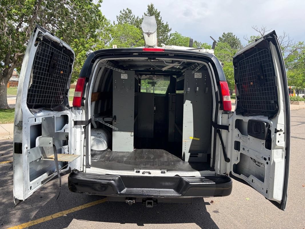 Used 2013 Chevrolet Express 2500 RWD image 21