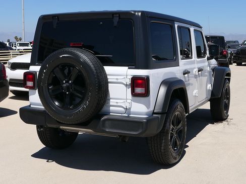 Used 2021 Jeep Wrangler Unlimited Sport AWD/4WD image 3