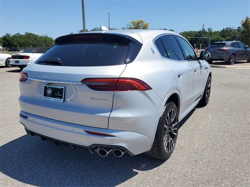 New 2024 Maserati Grecale GT image 4