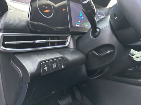 Used 2024 Hyundai Elantra Limited image 22