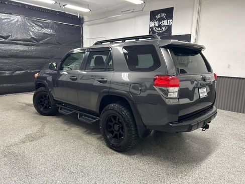 Used 2012 Toyota 4Runner Trail AWD/4WD image 4