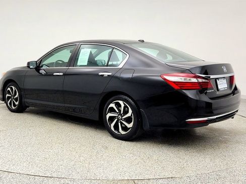 Used 2017 Honda Accord EX-L image 7
