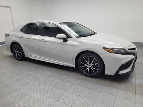 Used 2023 Toyota Camry SE image 11
